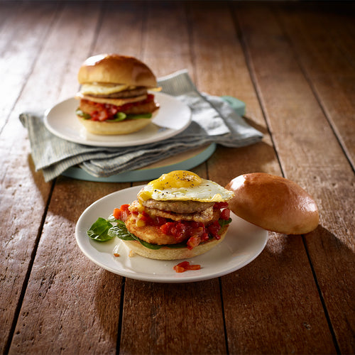 Soft and flavourful artisan bun crafted with superior ingredients, creating the perfect golden crown and resiliency. 